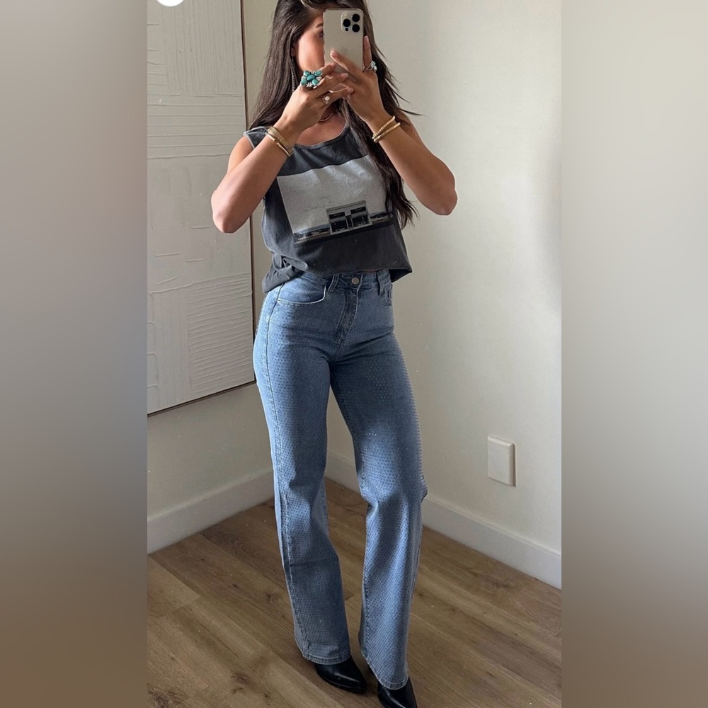 “Iconic” Rhinestone Jeans - Picture 2 of 7
